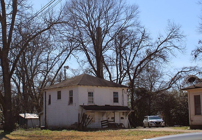 2nd image of 392 Kershaw St #100078
