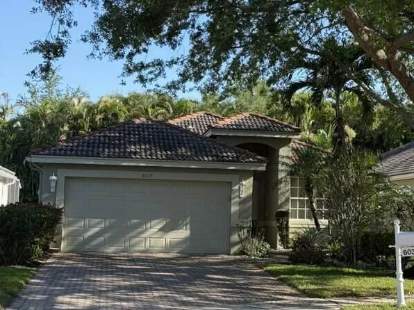 6037 Rossmoor Lakes Ct, Boynton Beach, FL 33437