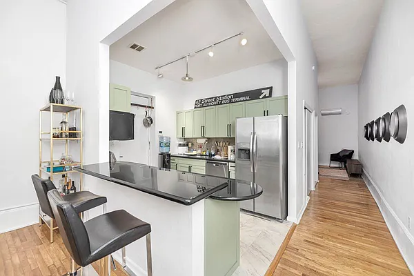 Rented by Metropolitan Property Group | media 16