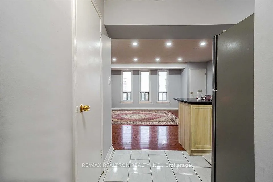 3 bed, $2,499 — Photo 2