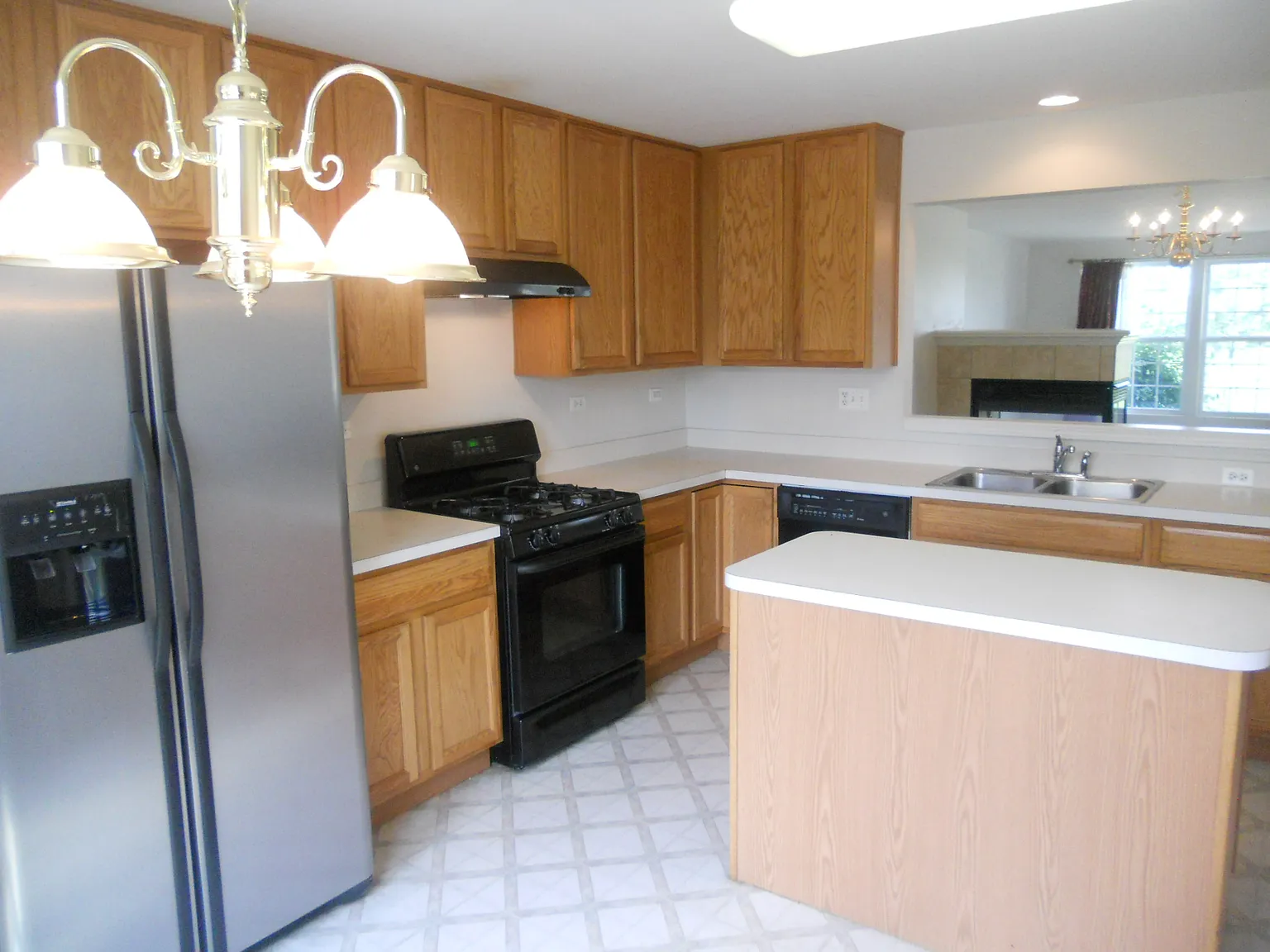 3 bed, 2.5 bath, 1981 sqft, $2,890 — Photo 4