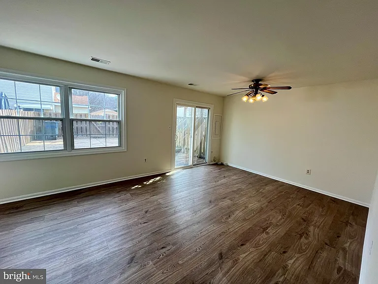 8421 McKenzie Cir — Photo 10
