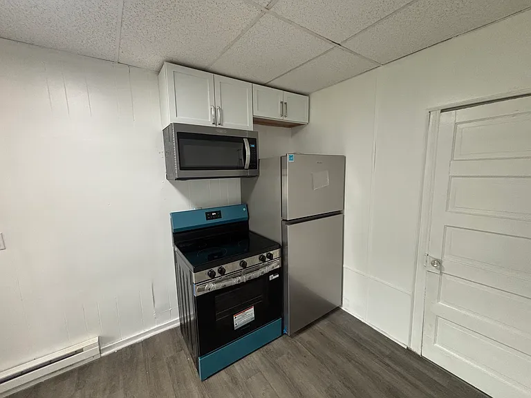 409 W Broad St #7 — Photo 3