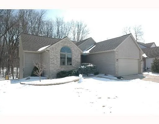2226 Wildwood Trl photo 1
