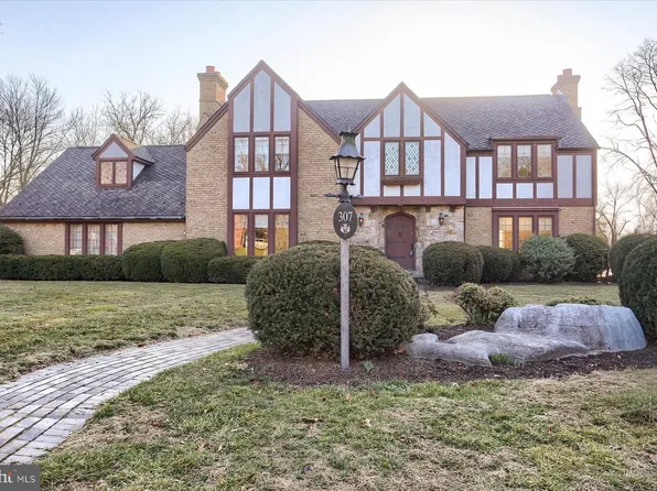 307 S Orange St, Carlisle, PA 17013