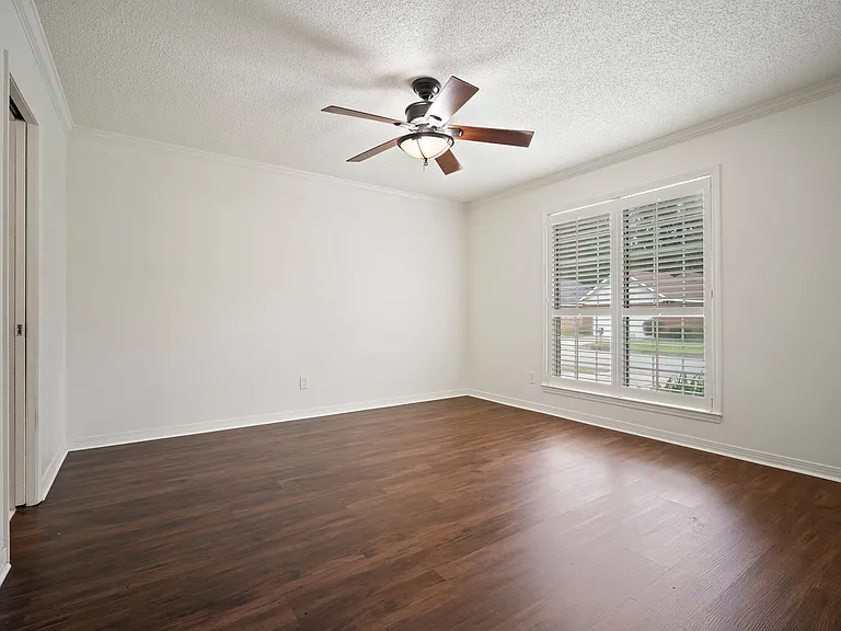 5609 Bentley Ct — Photo 14