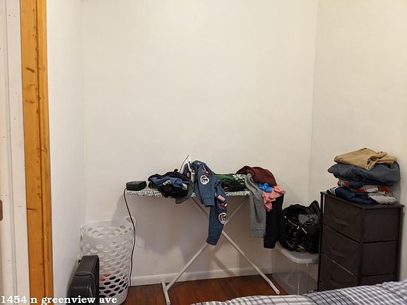 2nd image of 1454 N Greenview Ave #1618