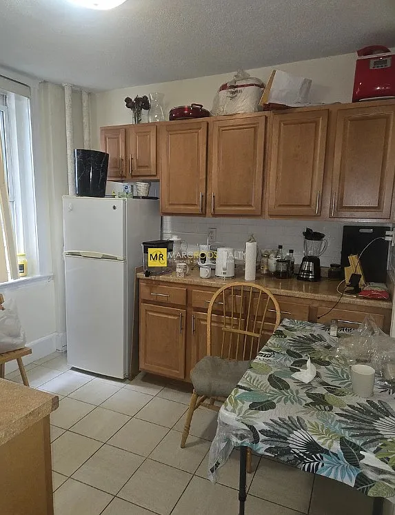 2 bed, 1.0 bath, 745 sqft, $2,400 — Photo 1