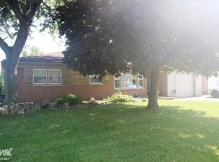 31628 Linden Ave, Fraser, MI 48026