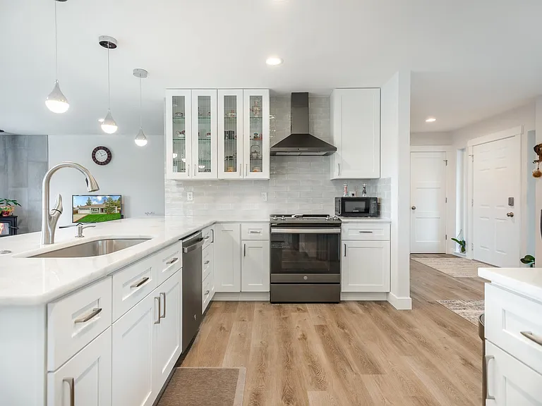 1517 SE Camano Dr — Photo 9