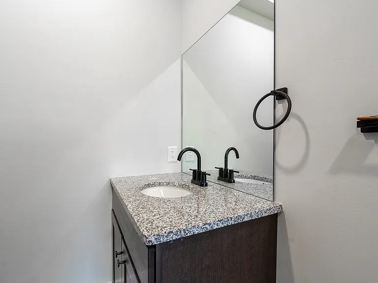 13 Kennedy St #206 — Photo 7