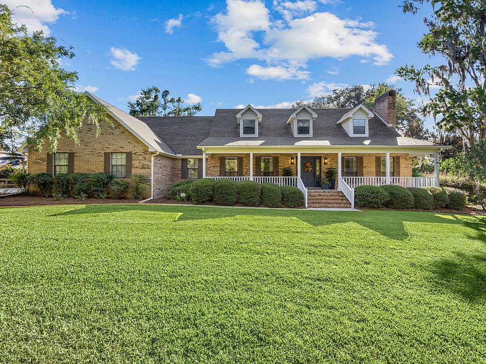 1st image of 1126 NW Scenic Lake Dr