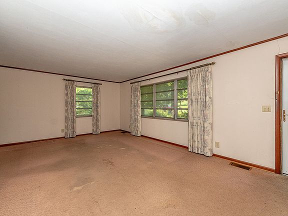 4th image of 1526 Lisa Dr