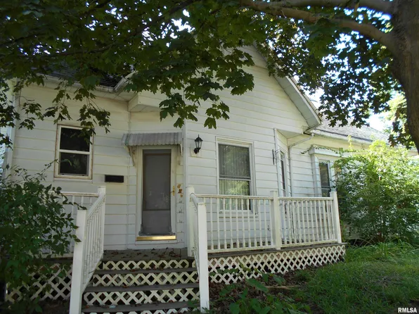 806 S Johnson St, Macomb, IL 61455