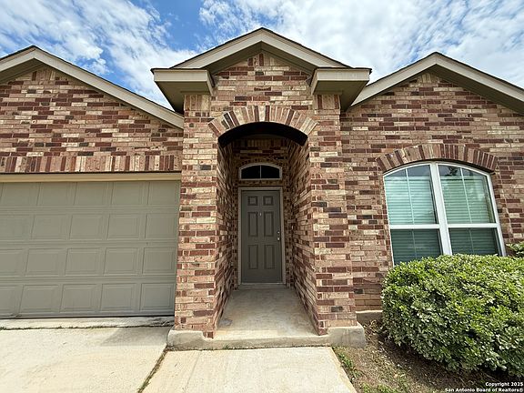 3rd image of 1552 Doncaster Drive
