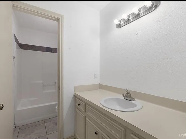 2804 Gumwood Ave — Photo 11