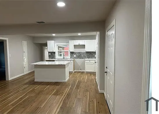 1008 Commerce Dr — Photo 2