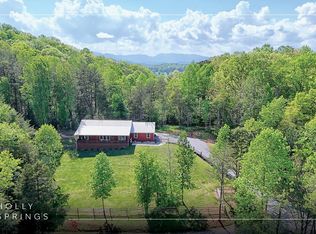 202 Wild Pear Ln, Franklin, NC 28734