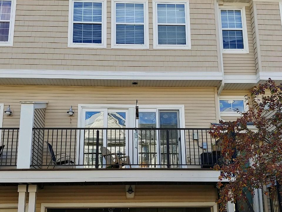 2nd image of 7613 Parkridge Ln