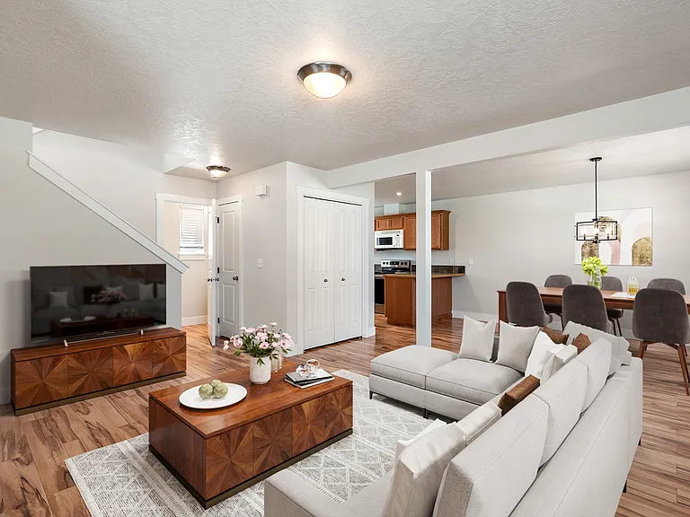 1701 S Robert St — Photo 1