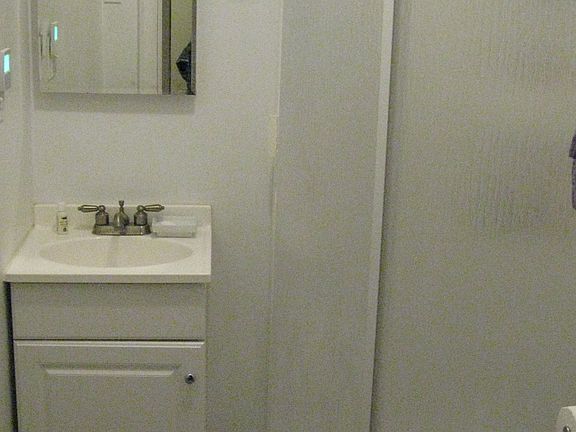 4th image of 611 Byswick Ln