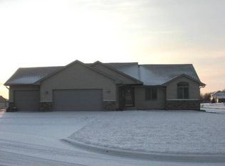 1415 Greenleaf Pl SE, Owatonna, MN 55060
