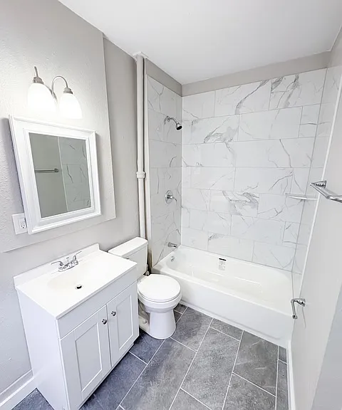 1107 W 2nd St #A — Photo 6