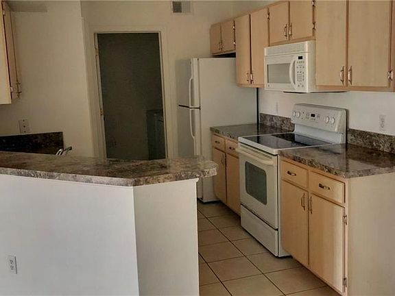3rd image of 712 Crest Pines Dr APT 332