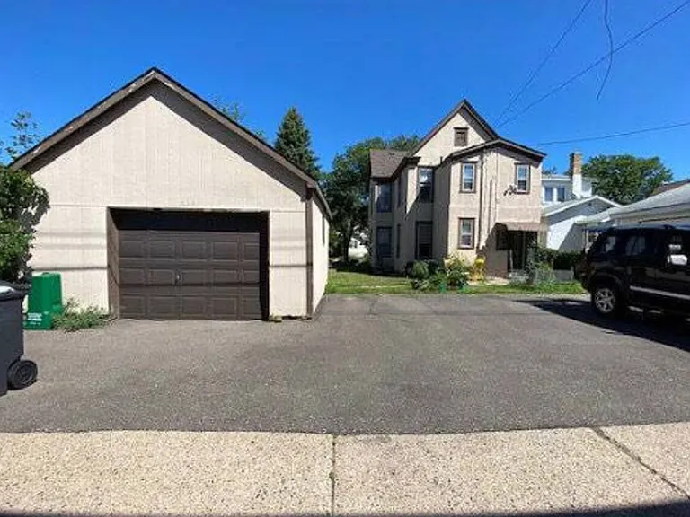 634 19TH Ave NE — Photo 25