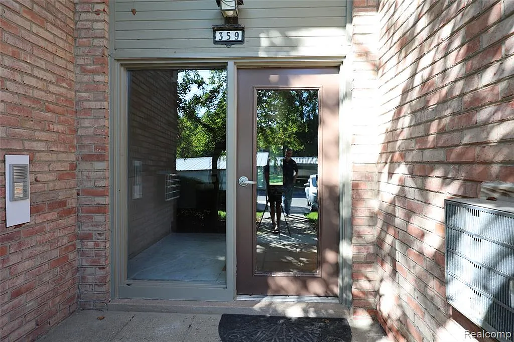 2 bed, 1.5 bath, 1014 sqft, $1,500 — Photo 4