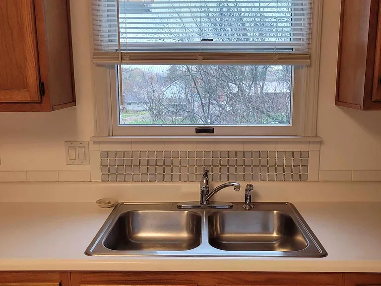118 Hopewell Dr — Photo 6