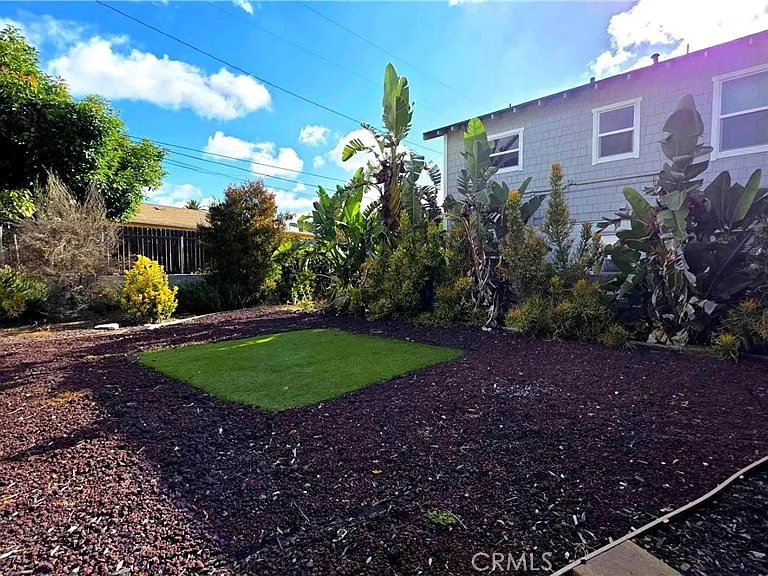445 1/2 E Puente St — Photo 15