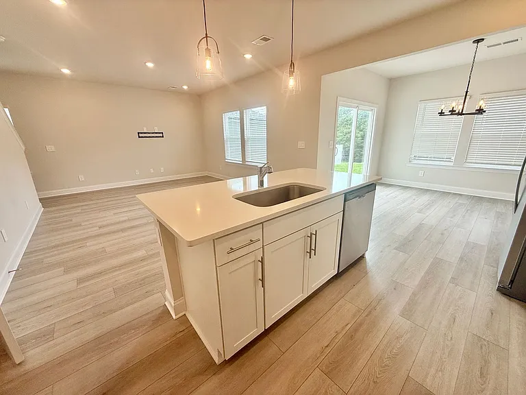 1816 Mahala Dr — Photo 1