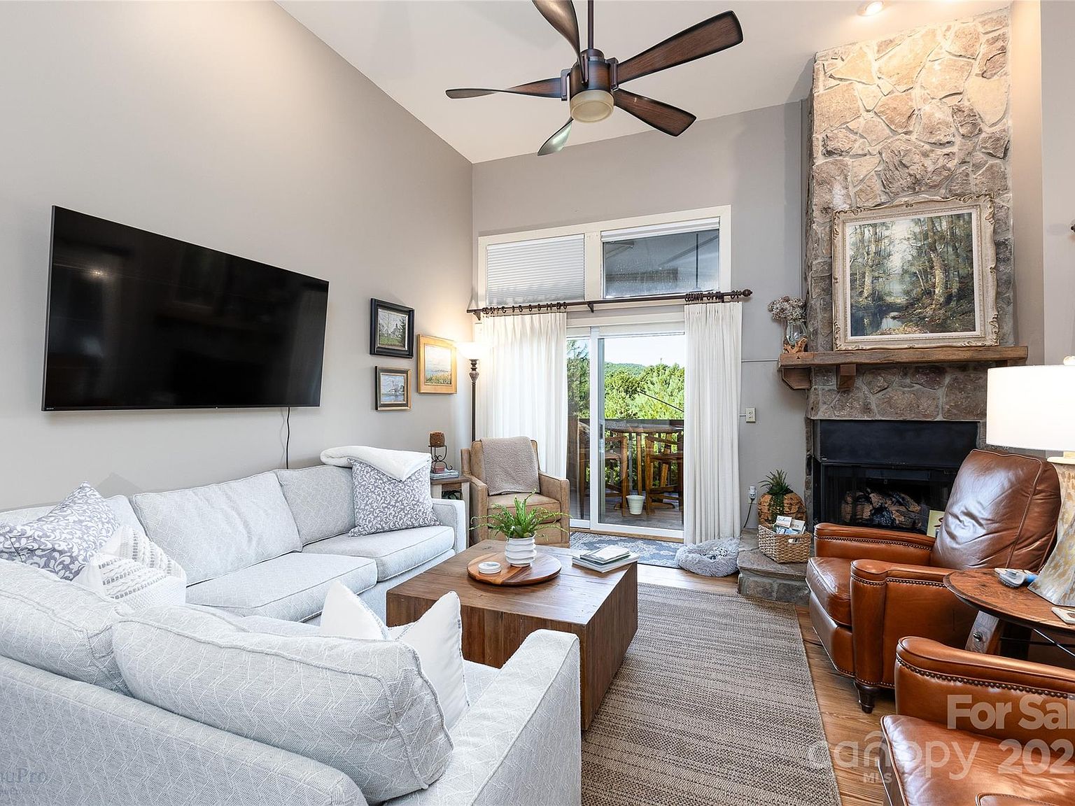 86 Racquet Club Villas Dr