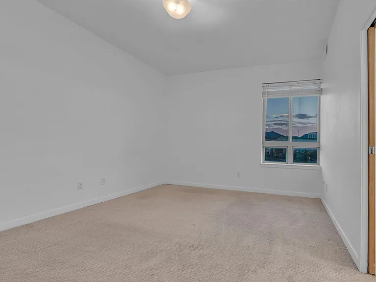 1053 W Century Dr #310 — Photo 17