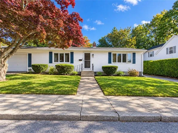 107 Rodman St, Narragansett, RI 02882