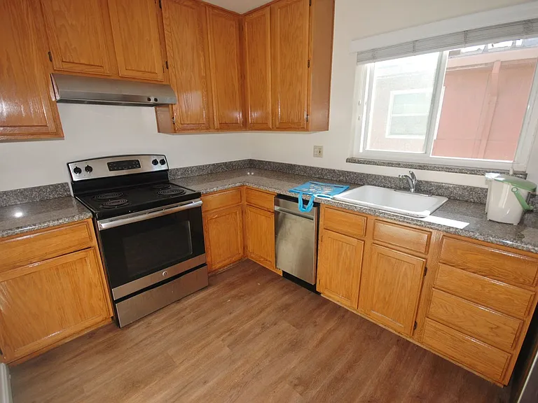 516 E. Hillsdale Ct. — Photo 4