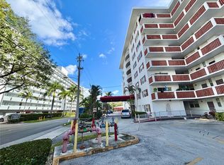 Eastern Shore White House, North Miami Beach, FL 33160