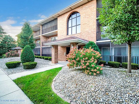 3rd image of 13430 E Circle Dr APT 512
