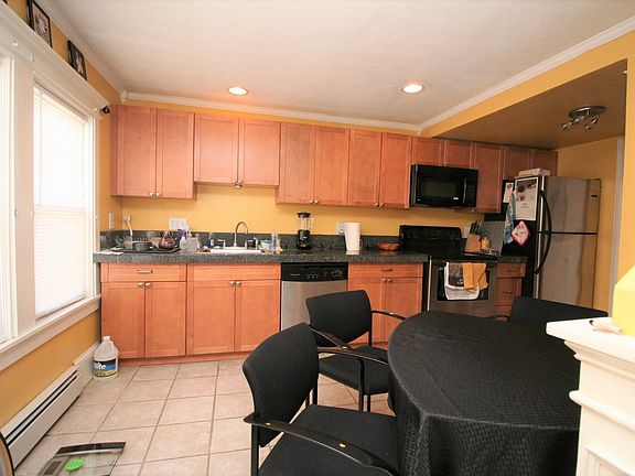 4th image of 14 Essex St