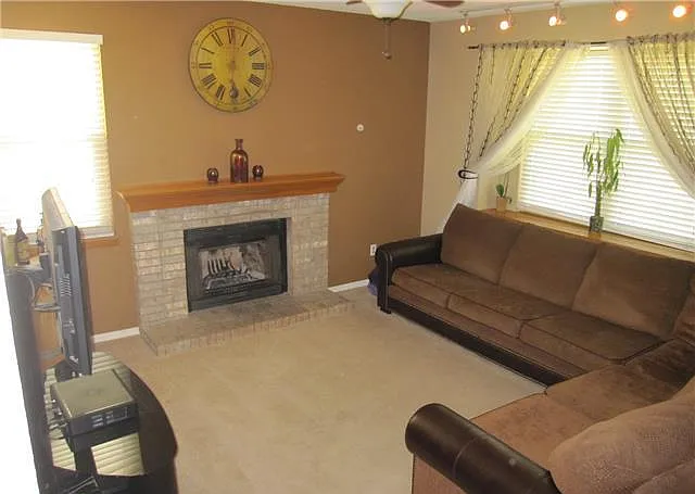 10673 Eudora Way — Photo 4