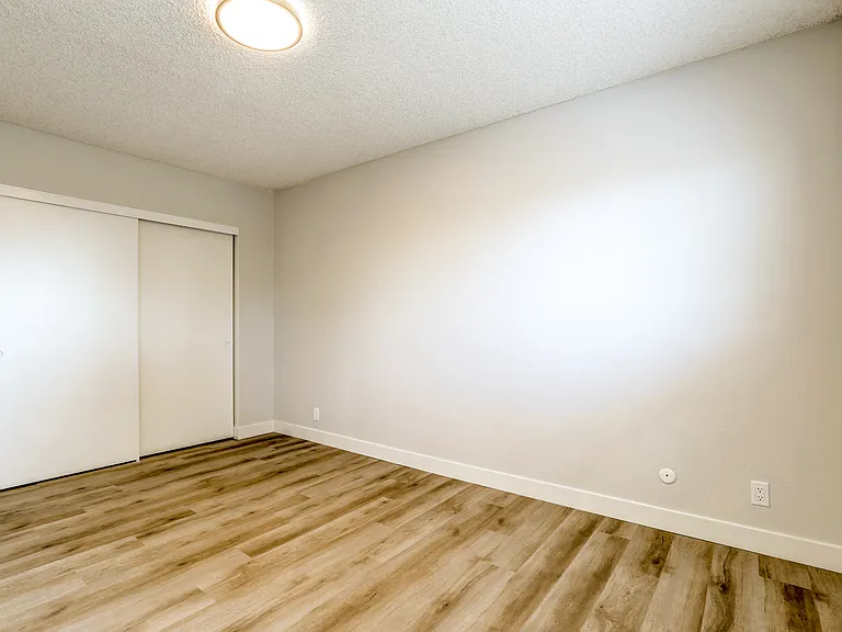 1575 Oak Apartment Homes — Photo 21