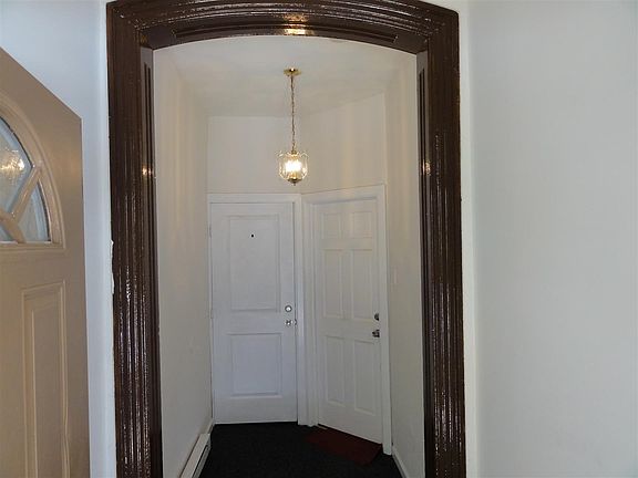 4th image of 1927 N Marshall St #1