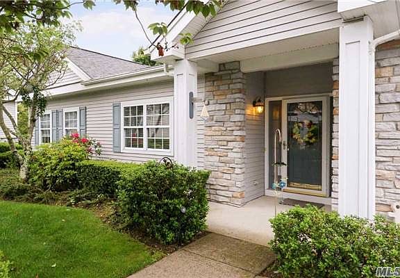 2nd image of 527 Highland Ct