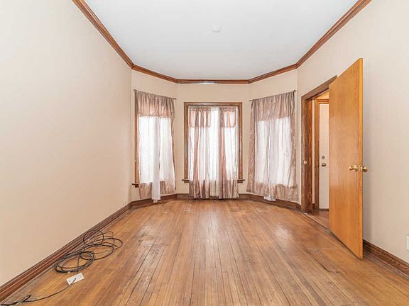 2nd image of 7533 S Saint Lawrence Ave