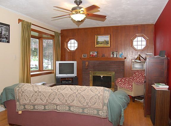 5th image of 15 Whelan Ave