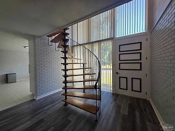 2nd image of 243 Euclid St