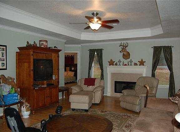5th image of 492 Shoreline Dr