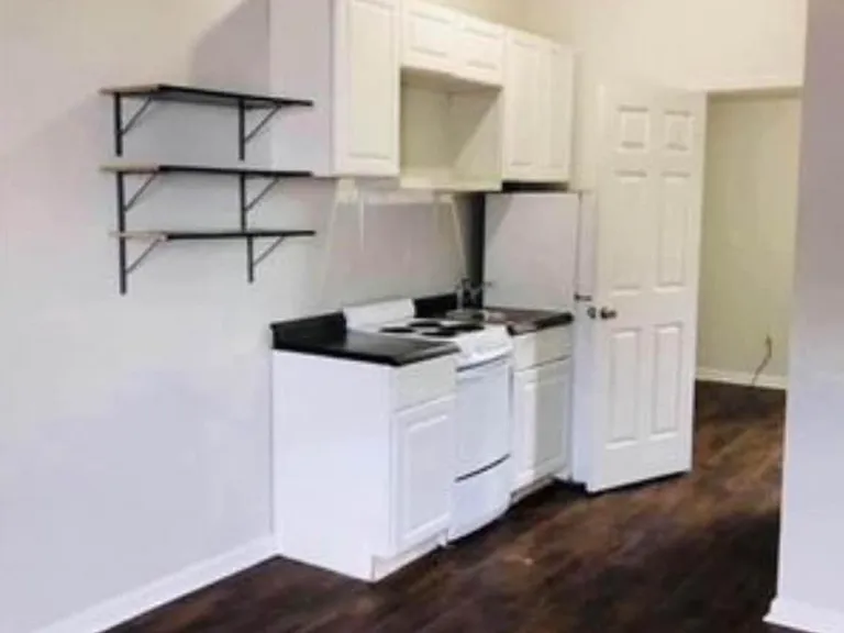 8827 Plum St — Photo 2