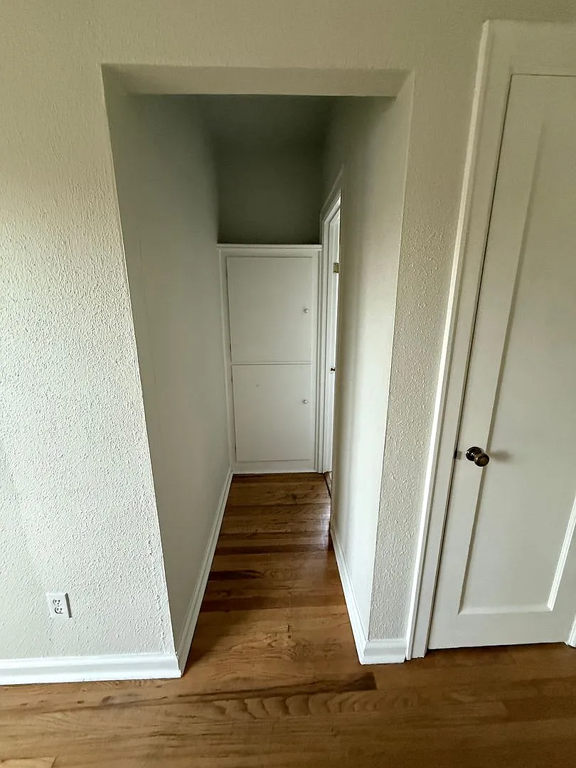 #281 Condon Court Apartments — Photo 2